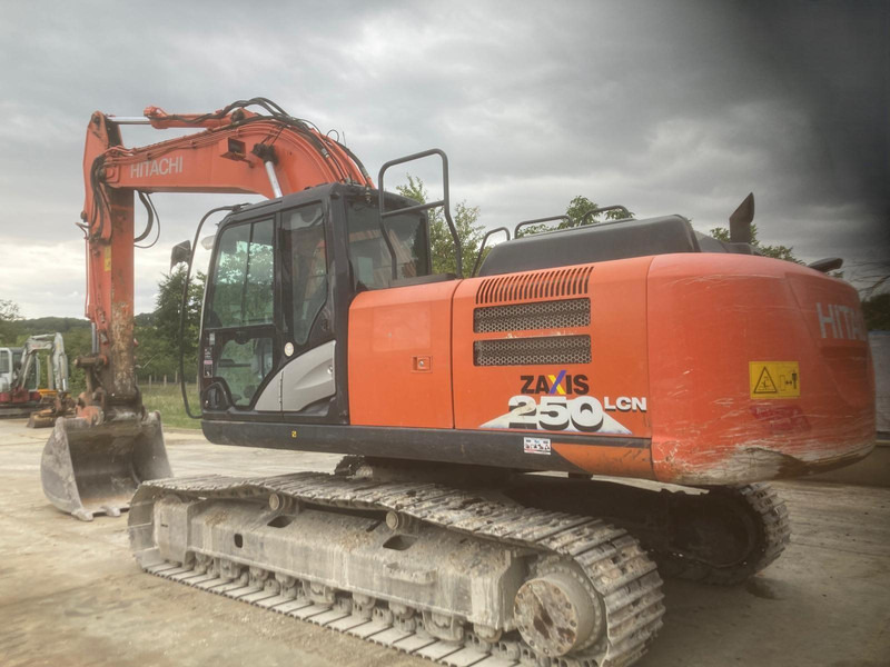 Hitachi ZX250LCN-6 - Kāpurķēžu ekskavators: foto 1 Hitachi ZX250LCN-6 - Kāpurķēžu ekskavators: foto 1