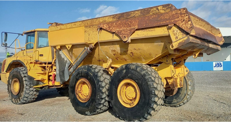Volvo A35D - Artikulētias pašizgāzējs: foto 2 Volvo A35D - Artikulētias pašizgāzējs: foto 2