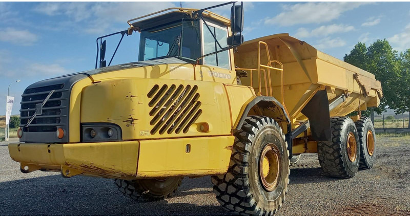 Volvo A35D - Artikulētias pašizgāzējs: foto 3 Volvo A35D - Artikulētias pašizgāzējs: foto 3
