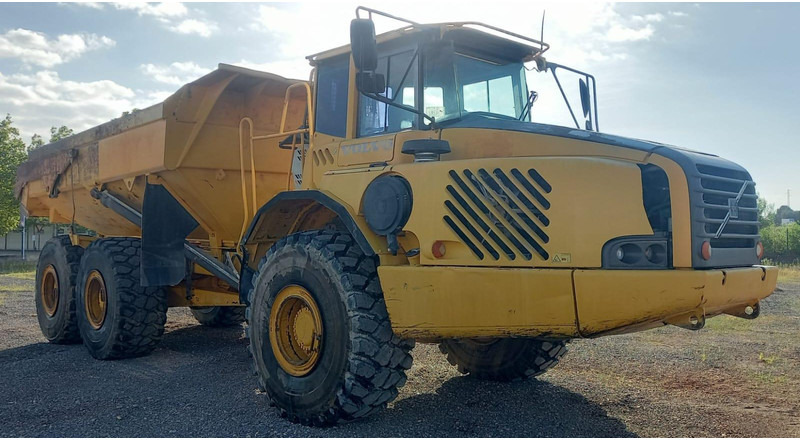 Volvo A35D - Artikulētias pašizgāzējs: foto 5 Volvo A35D - Artikulētias pašizgāzējs: foto 5