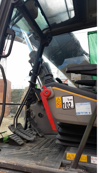 Volvo EC220EL - Kāpurķēžu ekskavators: foto 5 Volvo EC220EL - Kāpurķēžu ekskavators: foto 5