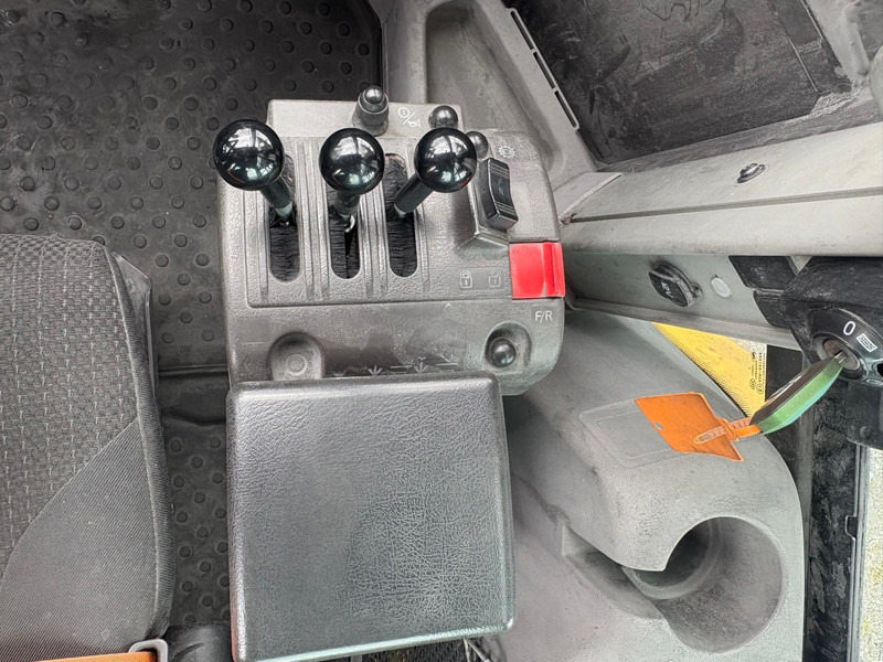 Riteņu iekrāvējs Volvo L70H: foto 13