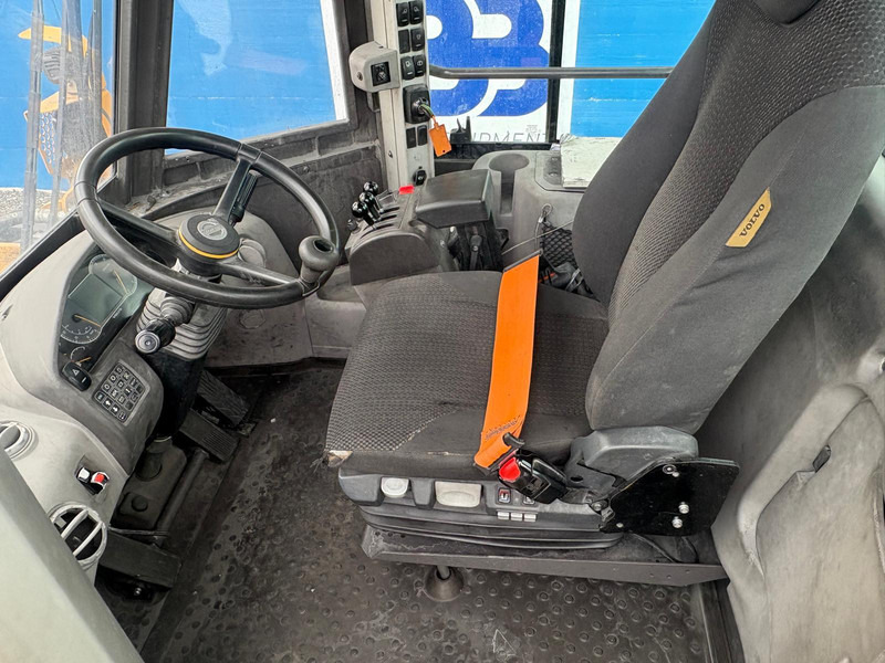 Riteņu iekrāvējs Volvo L70H: foto 12