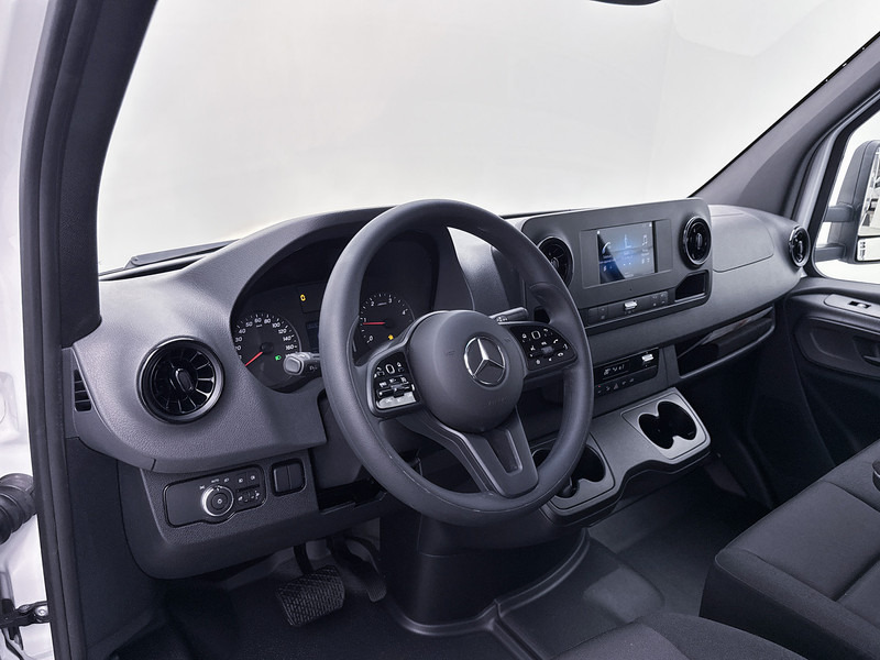 Mercedes-Benz Sprinter 517 1.9 CDI RWD Bakwagen Meubelbak met 1000 KG Laadklep Cruise Control - Furgons ar slēgtā virsbūve: foto 5 Mercedes-Benz Sprinter 517 1.9 CDI RWD Bakwagen Meubelbak met 1000 KG Laadklep Cruise Control - Furgons ar slēgtā virsbūve: foto 5