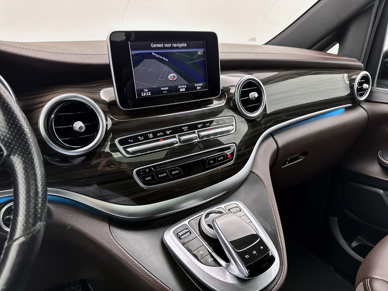 Mercedes-Benz V-Klasse 220d Lang Avantgarde Edition 8 Persoons incl. BPM Elektr schuifdeuren Nappa Leder Pano 8 zitplaatsen Geel kenteken - Mikroautobuss, Pasažieru furgons: foto 5 Mercedes-Benz V-Klasse 220d Lang Avantgarde Edition 8 Persoons incl. BPM Elektr schuifdeuren Nappa Leder Pano 8 zitplaatsen Geel kenteken - Mikroautobuss, Pasažieru furgons: foto 5