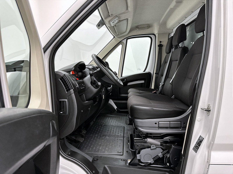 Furgons ar slēgtā virsbūve Opel Movano 2.2D 140pk Bakwagen met Laadklep Cruise Control Meubelbak Airco: foto 20