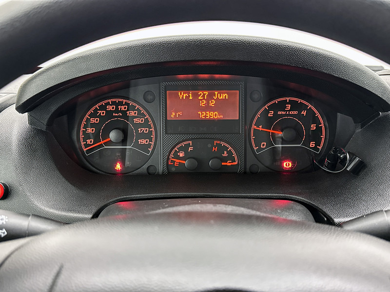 Furgons ar slēgtā virsbūve Opel Movano 2.2D 140pk Bakwagen met Laadklep Cruise Control Meubelbak Airco: foto 6