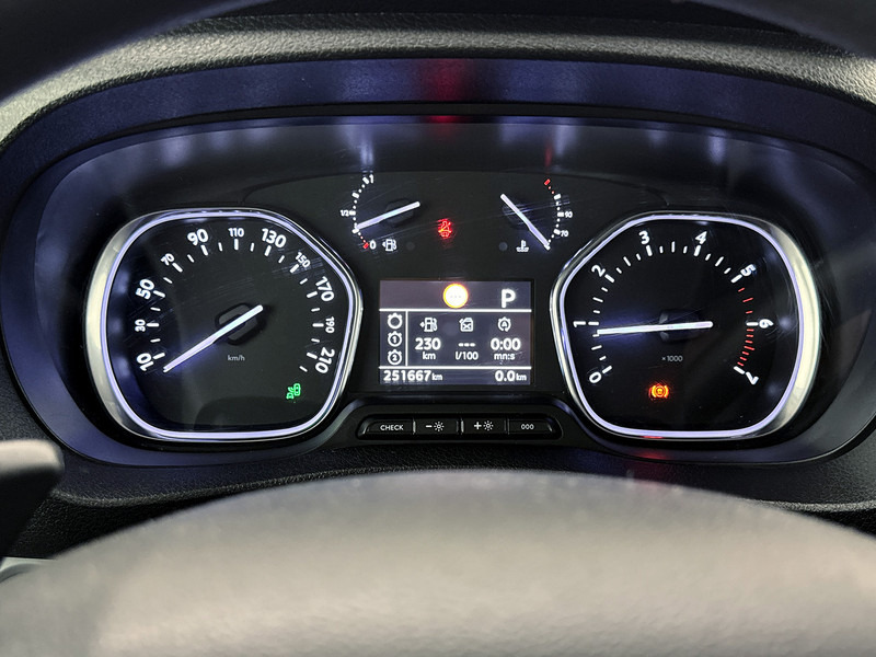 Mazs furgons, Kravas-pasažieru furgons Peugeot Expert 231L 2.0 DC BlueHDI 180 Dubbele Cabine Headup display 2x schuifdeur Trekhaak Navigatie Achteruitrijcamera: foto 6