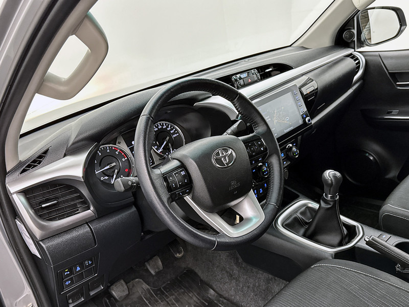 Toyota Hilux 2.4 D-4D Xtra Cab Professional Toneau cover 4x4 3.5t trekhaak Navigatie Stoelverwarming - Pikaps: foto 4 Toyota Hilux 2.4 D-4D Xtra Cab Professional Toneau cover 4x4 3.5t trekhaak Navigatie Stoelverwarming - Pikaps: foto 4