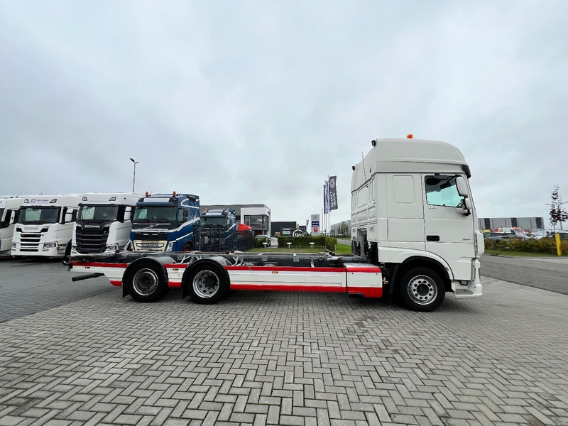 DAF XF 450 SSC 6x2 BDF - Šasija kravas automašīna: foto 4 DAF XF 450 SSC 6x2 BDF - Šasija kravas automašīna: foto 4