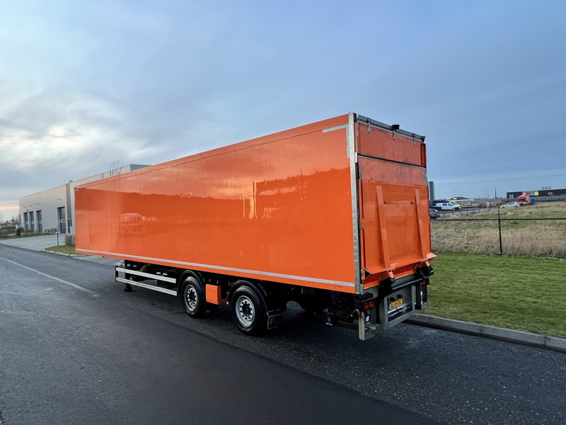 Krone 2- Assige Koeltrailer Carrier / laadklep / stuuras tridec - Puspiekabe refrižerators: foto 3 Krone 2- Assige Koeltrailer Carrier / laadklep / stuuras tridec - Puspiekabe refrižerators: foto 3