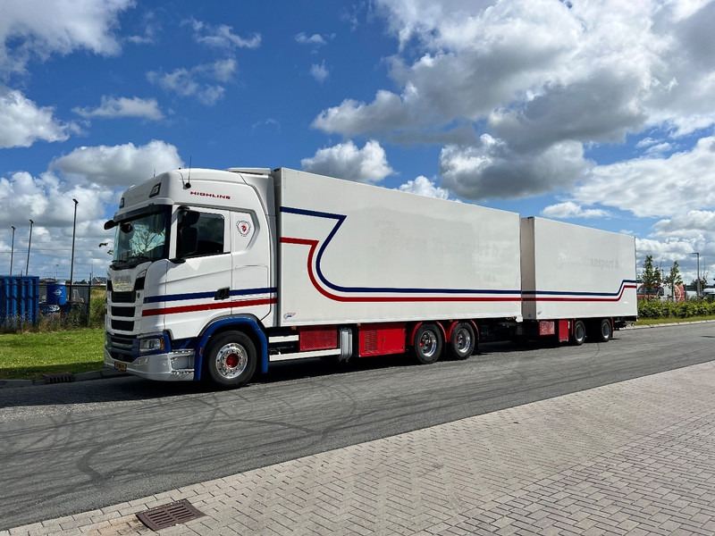 Scania S450 6x2 + Wipkar Bloemen combinatie - Kravas automašīna refrižerators: foto 1 Scania S450 6x2 + Wipkar Bloemen combinatie - Kravas automašīna refrižerators: foto 1