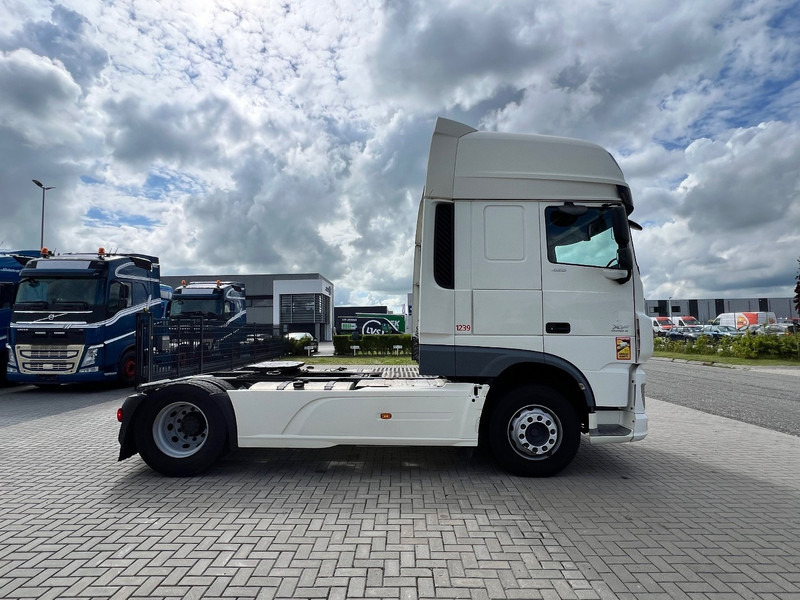 DAF XF 460 4x2 Trekker SSC / 2x Tank / full spoiler - Vilcējs: foto 5 DAF XF 460 4x2 Trekker SSC / 2x Tank / full spoiler - Vilcējs: foto 5