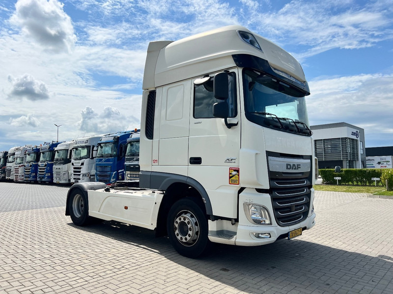 DAF XF 460 4x2 Trekker SSC / 2x Tank / full spoiler - Vilcējs: foto 3 DAF XF 460 4x2 Trekker SSC / 2x Tank / full spoiler - Vilcējs: foto 3