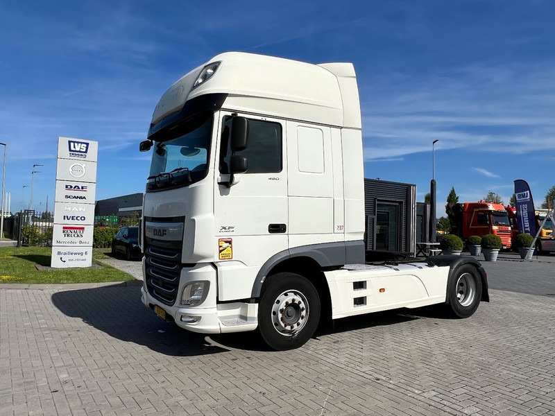 DAF XF 460 4x2 Trekker SSC / 2x Tank / full spoiler - Vilcējs: foto 1 DAF XF 460 4x2 Trekker SSC / 2x Tank / full spoiler - Vilcējs: foto 1