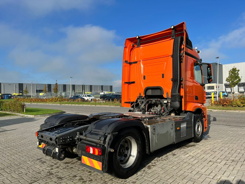 Mercedes-Benz Actros 1836 4x2 trekker - Vilcējs: foto 5 Mercedes-Benz Actros 1836 4x2 trekker - Vilcējs: foto 5