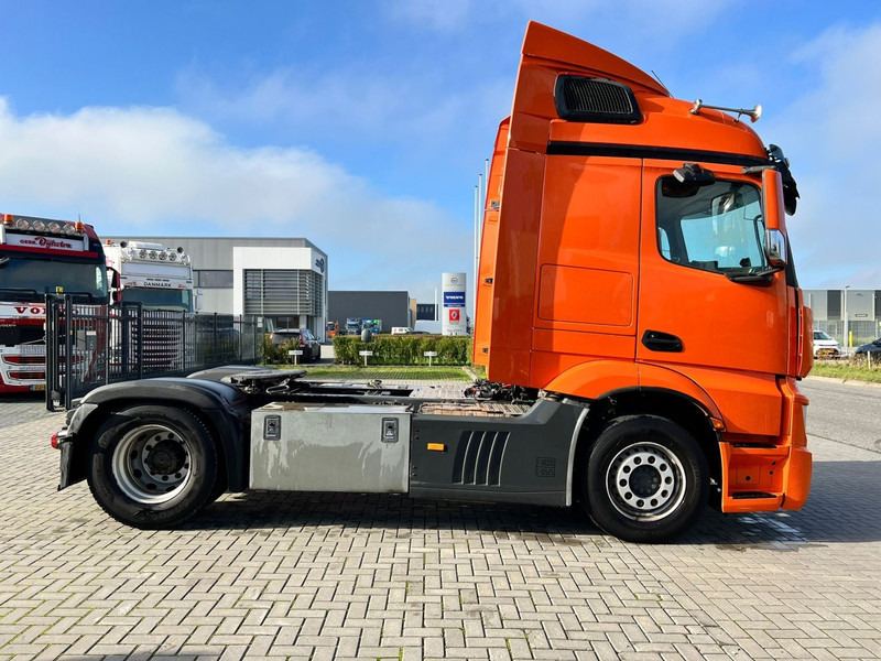Mercedes-Benz Actros 1836 4x2 trekker - Vilcējs: foto 4 Mercedes-Benz Actros 1836 4x2 trekker - Vilcējs: foto 4