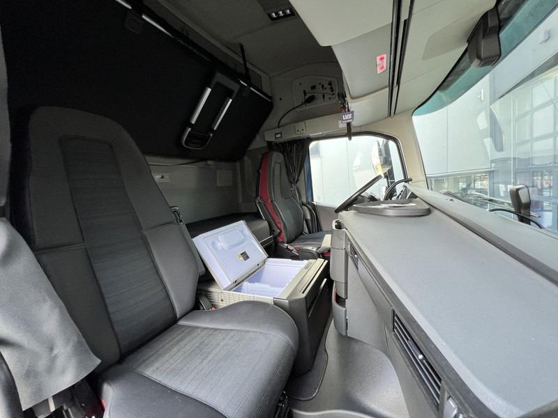 Vilcējs Volvo FH 500 6x2 vla trekker Pusher / lift / 887500km: foto 12 Vilcējs Volvo FH 500 6x2 vla trekker Pusher / lift / 887500km: foto 12