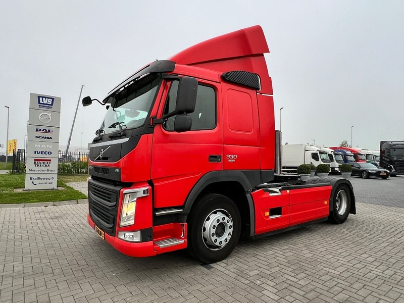 Volvo FM 330 4x2 trekker 4x2 / 671.570km - Vilcējs: foto 1 Volvo FM 330 4x2 trekker 4x2 / 671.570km - Vilcējs: foto 1