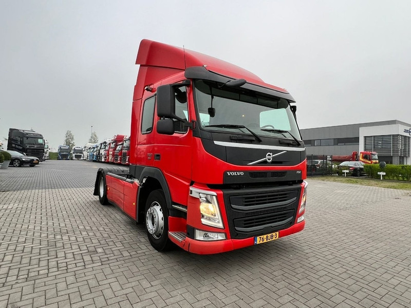 Volvo FM 330 4x2 trekker 4x2 / 671.570km - Vilcējs: foto 3 Volvo FM 330 4x2 trekker 4x2 / 671.570km - Vilcējs: foto 3