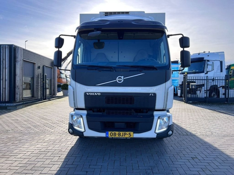 Volvo FL 250 4x2 Koelwagen Thermo king V600 / Tailgate Dhollandia 2000kg - Kravas automašīna refrižerators: foto 2 Volvo FL 250 4x2 Koelwagen Thermo king V600 / Tailgate Dhollandia 2000kg - Kravas automašīna refrižerators: foto 2