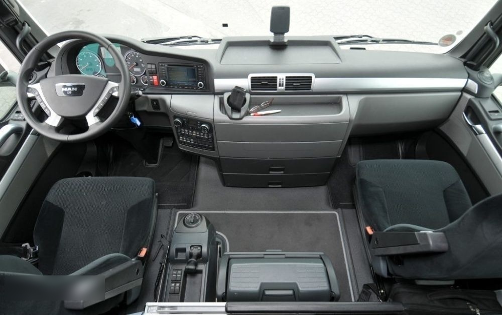 Elemente cabina interior MAN TGX truck - Virsbūve un ārpuse - Kravas automašīna: foto 1 Elemente cabina interior MAN TGX truck - Virsbūve un ārpuse - Kravas automašīna: foto 1