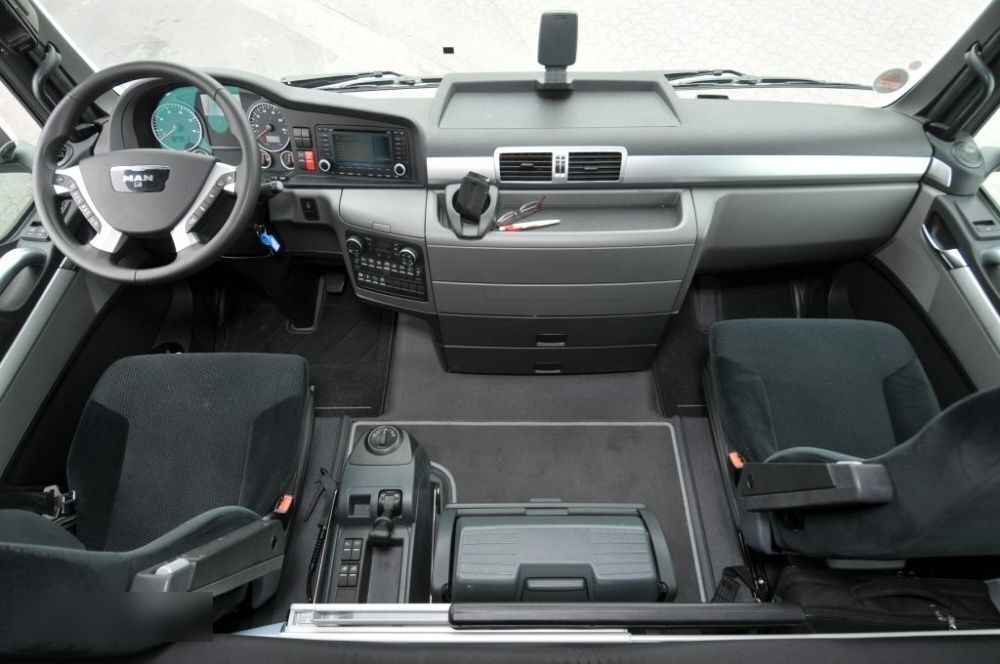 Elemente cabina interior MAN TGX truck - Virsbūve un ārpuse - Kravas automašīna: foto 1 Elemente cabina interior MAN TGX truck - Virsbūve un ārpuse - Kravas automašīna: foto 1