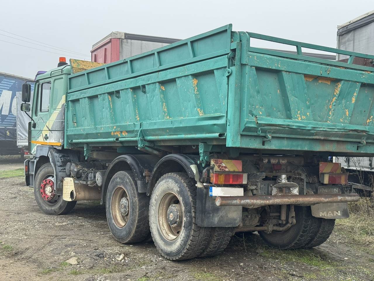 MAN 26 414 6x4 KIPPER L2000 Euro3 Manual Injection Pomp - Kravas automašīna: foto 3 MAN 26 414 6x4 KIPPER L2000 Euro3 Manual Injection Pomp - Kravas automašīna: foto 3