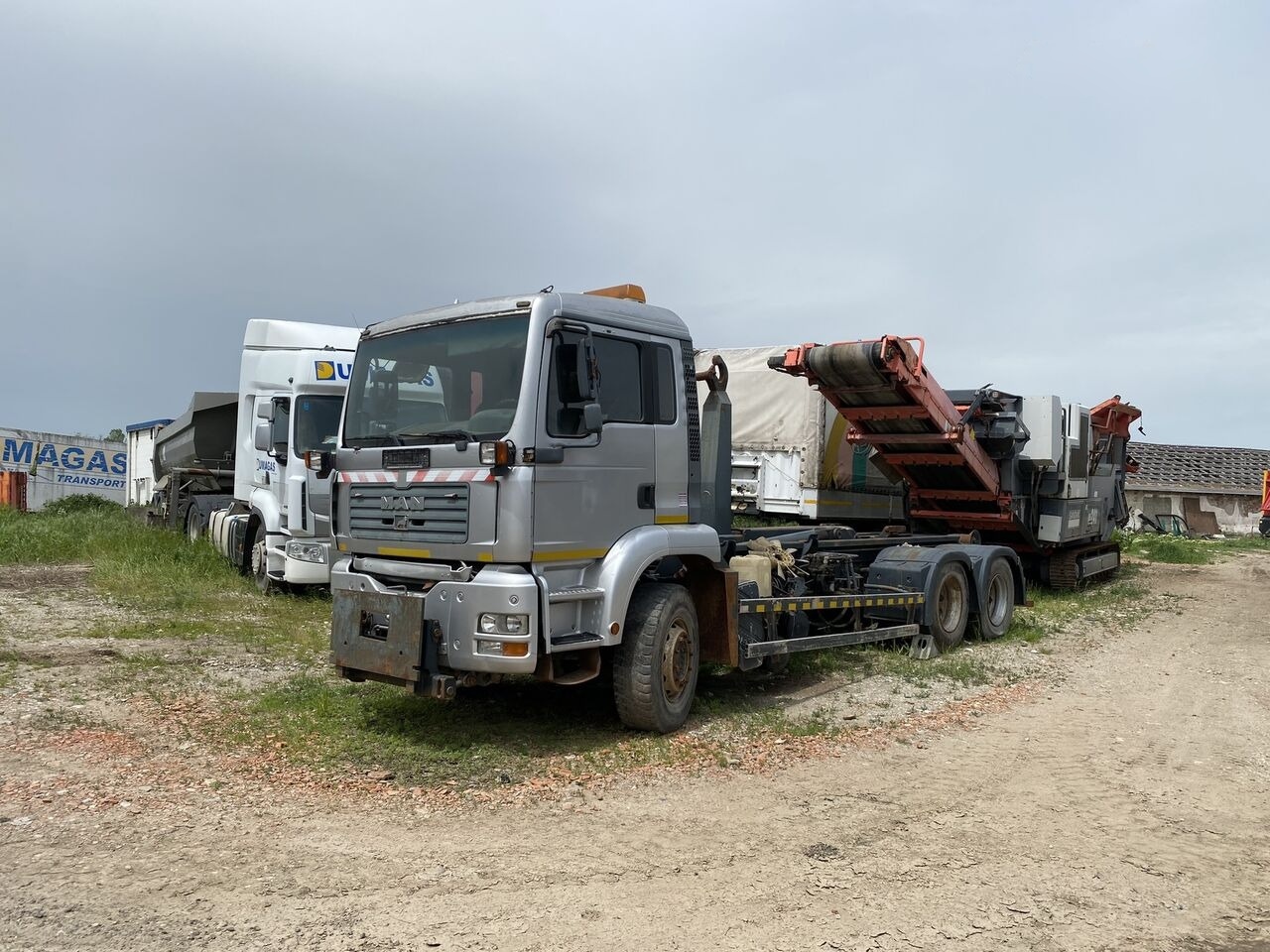 MAN TGA 6x4 Euro 3 AbrollKipper - Šasija kravas automašīna: foto 2 MAN TGA 6x4 Euro 3 AbrollKipper - Šasija kravas automašīna: foto 2