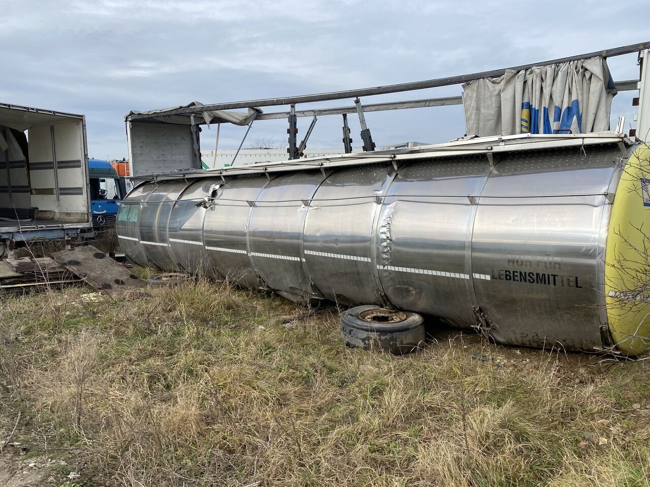 Magyar REZERVOR CISTERNA INOX ALIMENTAR in stare buna - Tank konteiners: foto 1 Magyar REZERVOR CISTERNA INOX ALIMENTAR in stare buna - Tank konteiners: foto 1