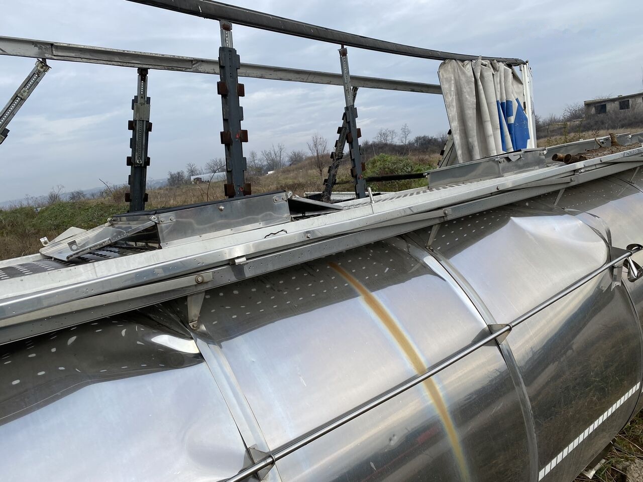 Magyar REZERVOR CISTERNA INOX ALIMENTAR in stare buna - Tank konteiners: foto 5 Magyar REZERVOR CISTERNA INOX ALIMENTAR in stare buna - Tank konteiners: foto 5