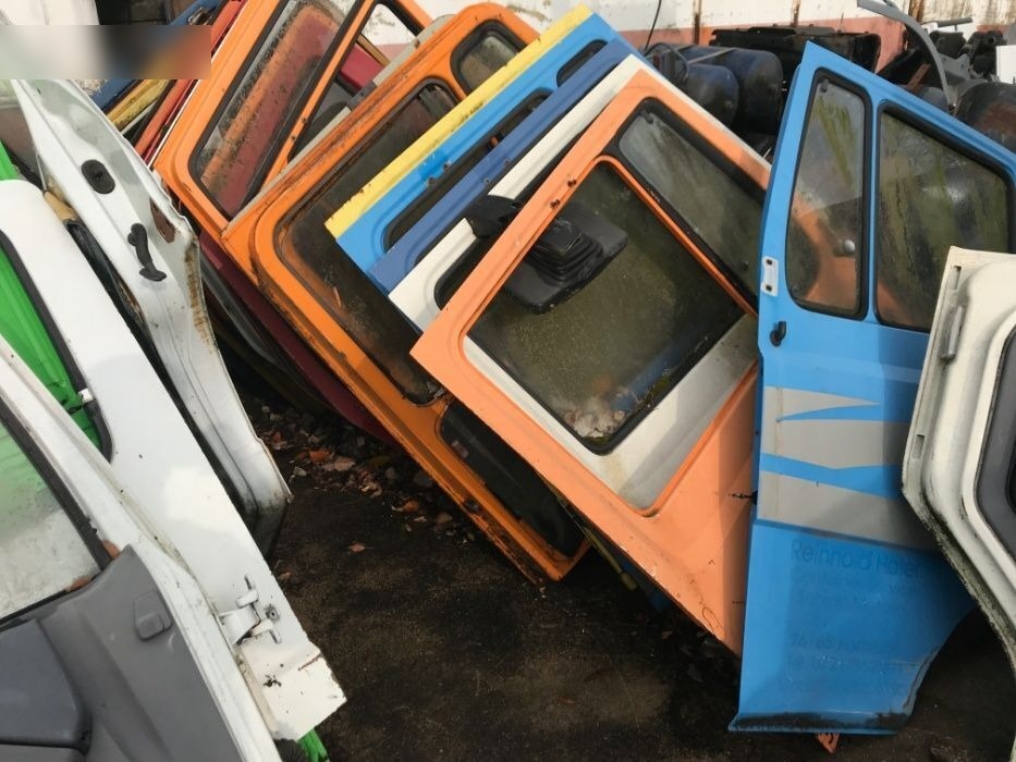Usi cabina camion din dezmembrari - Durvis un rezerves daļas - Kravas automašīna: foto 3 Usi cabina camion din dezmembrari - Durvis un rezerves daļas - Kravas automašīna: foto 3
