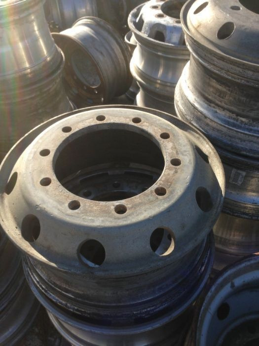 Vand jante aluminiu/tabla pentru camioane/ remorci - Riteņa disks - Kravas automašīna: foto 1 Vand jante aluminiu/tabla pentru camioane/ remorci - Riteņa disks - Kravas automašīna: foto 1