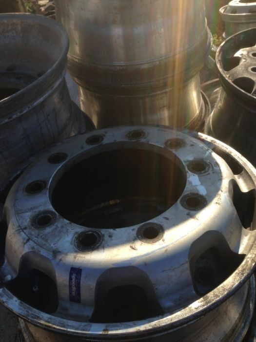 Vand jante aluminiu/tabla pentru camioane/ remorci - Riteņa disks - Kravas automašīna: foto 5 Vand jante aluminiu/tabla pentru camioane/ remorci - Riteņa disks - Kravas automašīna: foto 5