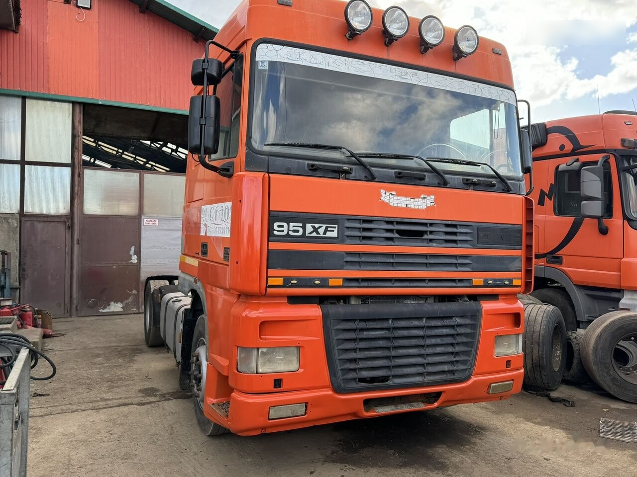 DAF XF 95 530 Euro 3 EXPORT Retarder - Vilcējs: foto 5 DAF XF 95 530 Euro 3 EXPORT Retarder - Vilcējs: foto 5