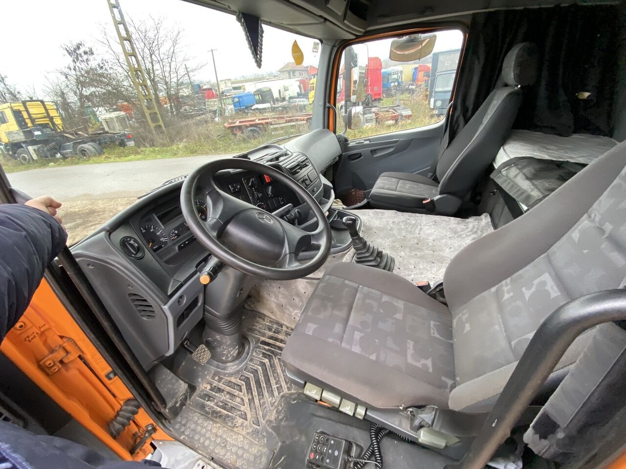 Vilcējs Mercedes-Benz Axor MP2 1843: foto 9