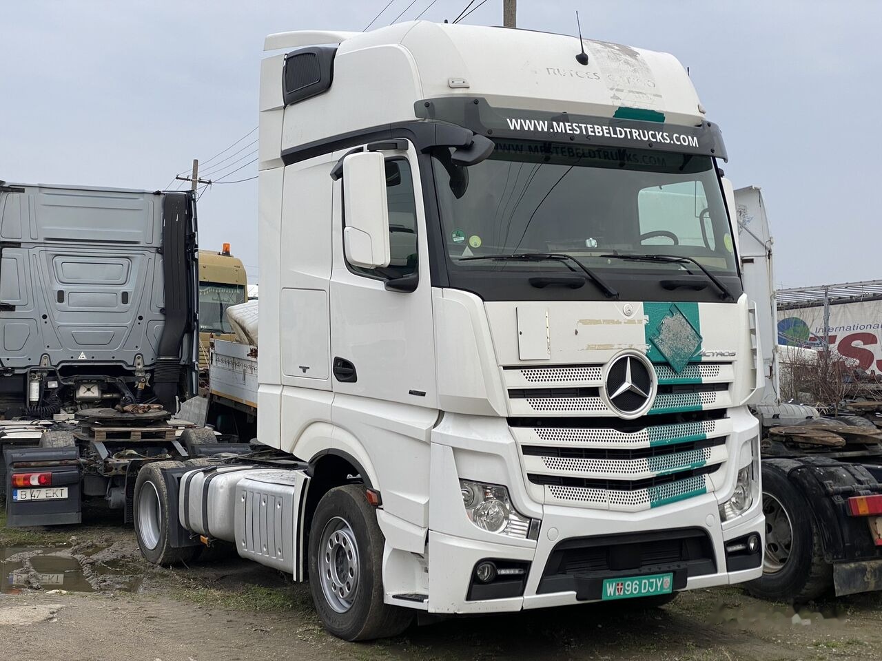 Mercedes-Benz Cap tractor MERCEDES-BENZ TOP Actros 1842 MP4 Klima MegaSpace - Vilcējs: foto 1 Mercedes-Benz Cap tractor MERCEDES-BENZ TOP Actros 1842 MP4 Klima MegaSpace - Vilcējs: foto 1