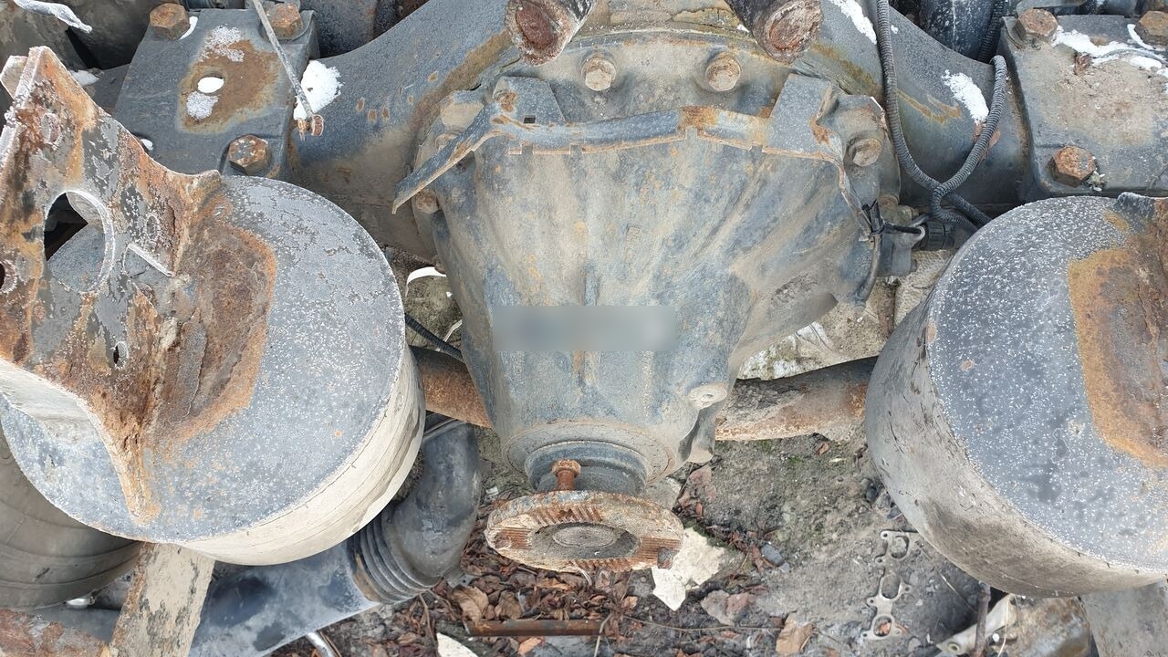 Mercedes-Benz truck - Aizmugurējā ass - Kravas automašīna: foto 4 Mercedes-Benz truck - Aizmugurējā ass - Kravas automašīna: foto 4