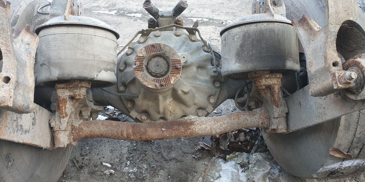 Mercedes-Benz truck - Aizmugurējā ass - Kravas automašīna: foto 2 Mercedes-Benz truck - Aizmugurējā ass - Kravas automašīna: foto 2