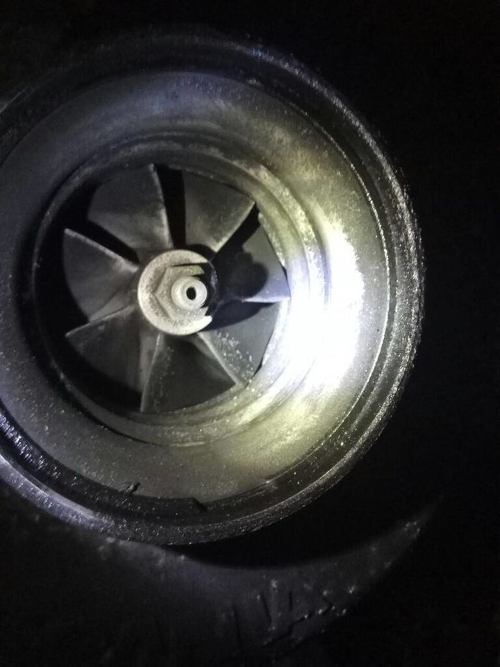 Scania DC1214 HPI Scania R 420 HPI E3 - Dzinējs - Kravas automašīna: foto 4 Scania DC1214 HPI Scania R 420 HPI E3 - Dzinējs - Kravas automašīna: foto 4