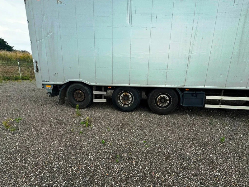 KEL-BERG walking floor - Puspiekabe kustīgās grīdas: foto 4 KEL-BERG walking floor - Puspiekabe kustīgās grīdas: foto 4