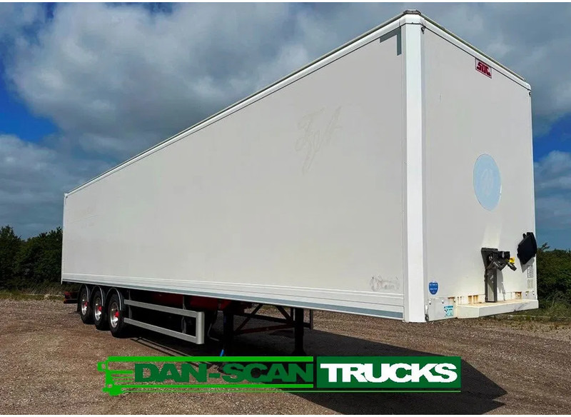 SDC 13,60 Boks - Puspiekabe slēgtā virsbūve: foto 1 SDC 13,60 Boks - Puspiekabe slēgtā virsbūve: foto 1