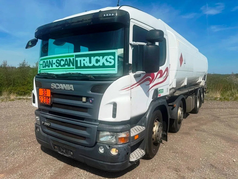 Scania P380 P380 8x2*6 .ADR/FL . 24200 L Tank - Air / Air suspension. - Autocisterna: foto 4 Scania P380 P380 8x2*6 .ADR/FL . 24200 L Tank - Air / Air suspension. - Autocisterna: foto 4