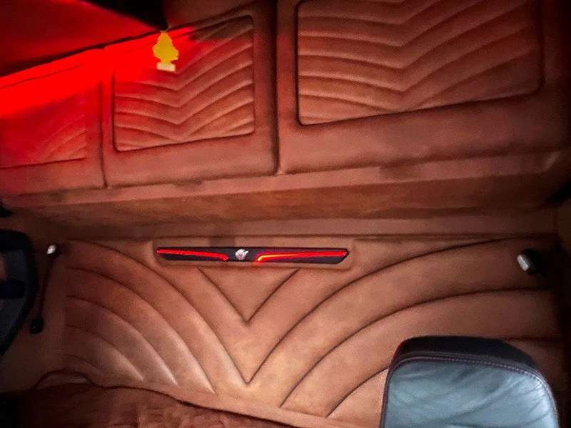Scania R650 V8 NGS Scania 6x4 . Special Interior. . - Vilcējs: foto 4 Scania R650 V8 NGS Scania 6x4 . Special Interior. . - Vilcējs: foto 4