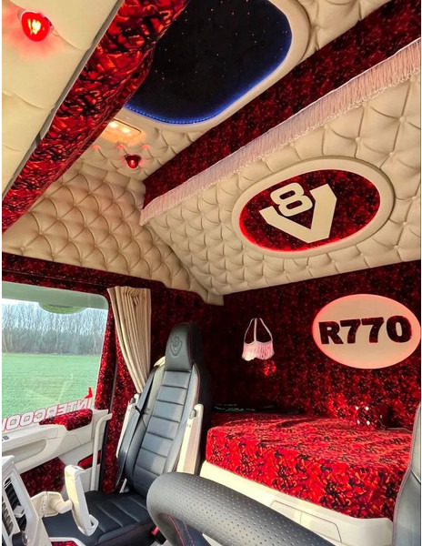 Scania R770 V8 NGS Special Interior. Only 110000 km. Air/ Air suspensiom. Hydr, system. - Vilcējs: foto 3 Scania R770 V8 NGS Special Interior. Only 110000 km. Air/ Air suspensiom. Hydr, system. - Vilcējs: foto 3