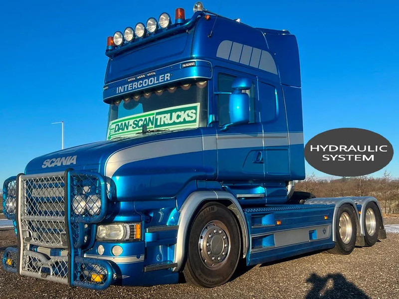 Scania T520 V8 Speciel interior. Air / Air suspension. Opticruise / Retarder .PTO on Engine and gearbox. New Hydr. system. - Vilcējs: foto 1 Scania T520 V8 Speciel interior. Air / Air suspension. Opticruise / Retarder .PTO on Engine and gearbox. New Hydr. system. - Vilcējs: foto 1
