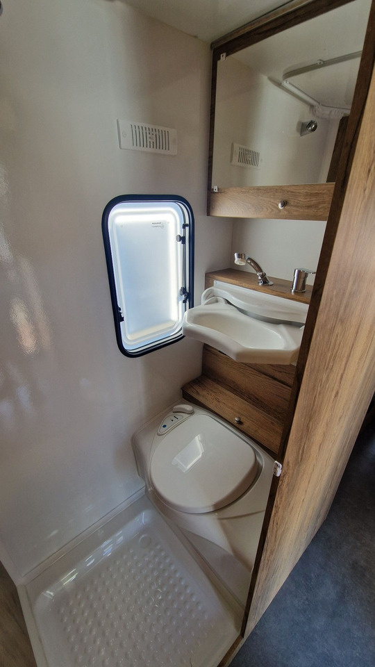 N-LAZUR Niewiadów Nowa Przyczepa Kempingowa dla 4 osób z Łazienką - Dzīvojamais treileris: foto 4 N-LAZUR Niewiadów Nowa Przyczepa Kempingowa dla 4 osób z Łazienką - Dzīvojamais treileris: foto 4