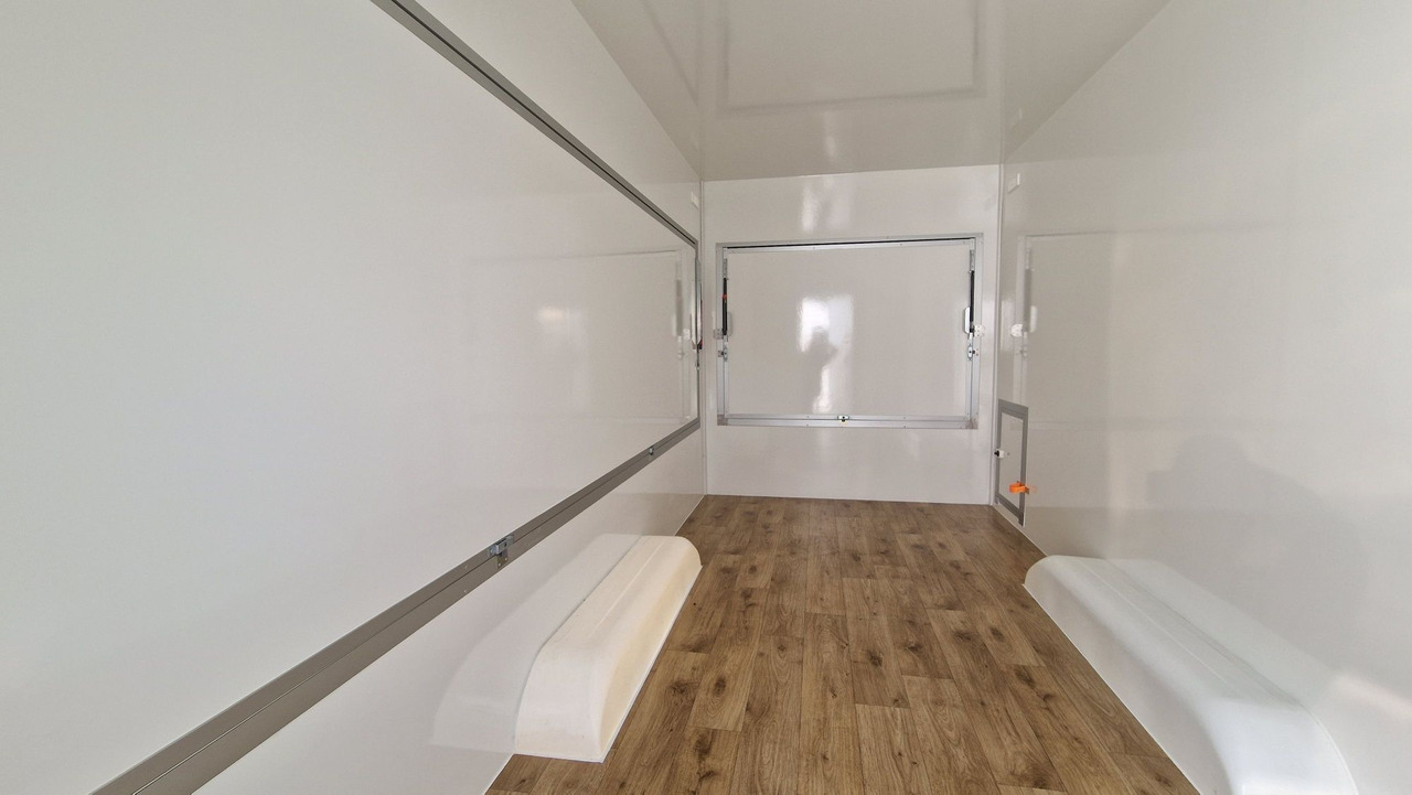 Przyczepa Gastronomiczna Handlowa FoodTruck - Tirdzniecības piekabe: foto 4 Przyczepa Gastronomiczna Handlowa FoodTruck - Tirdzniecības piekabe: foto 4