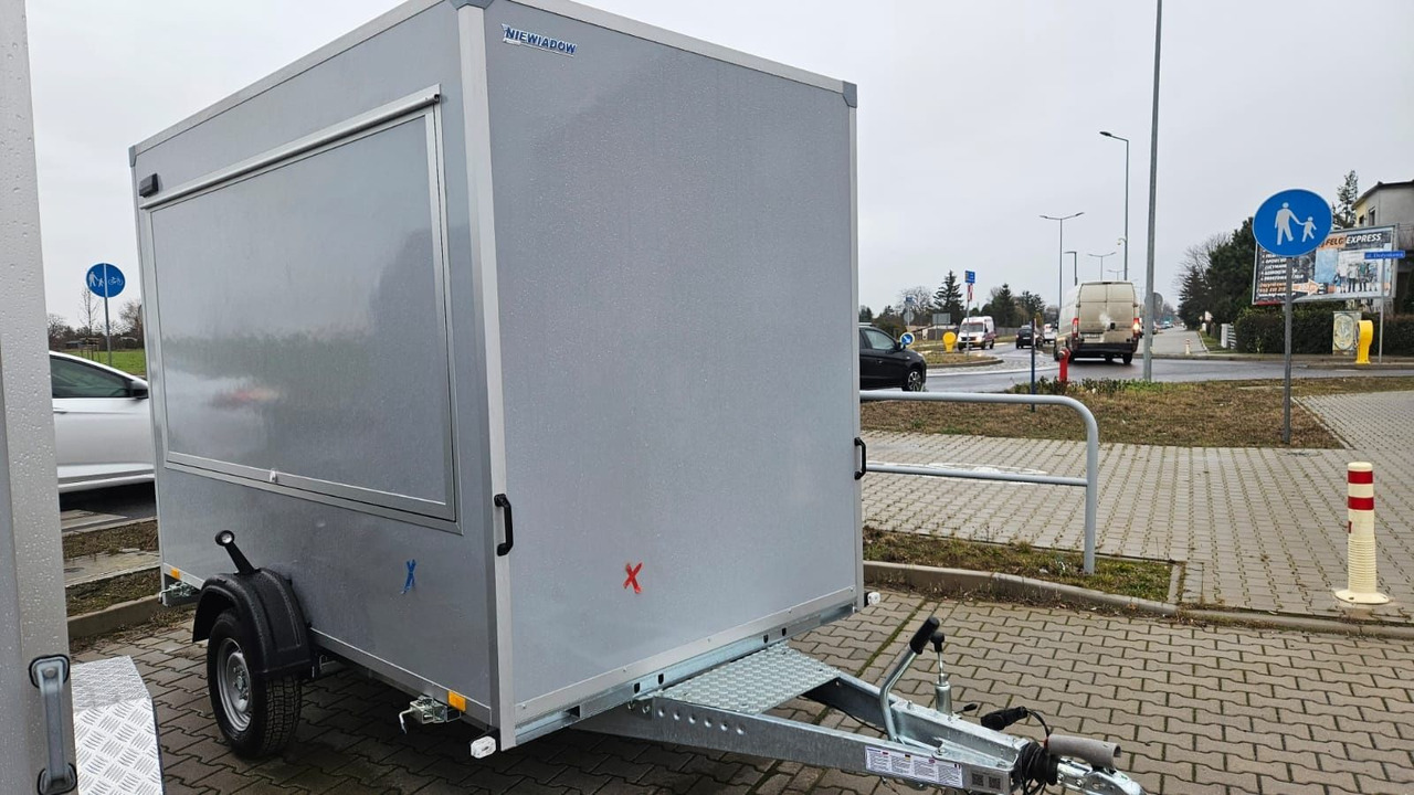 Przyczepa Handlowa Gastronomiczna FoodTruck Sklep Bar Kiosk PROMOCJA! - Tirdzniecības piekabe: foto 2 Przyczepa Handlowa Gastronomiczna FoodTruck Sklep Bar Kiosk PROMOCJA! - Tirdzniecības piekabe: foto 2