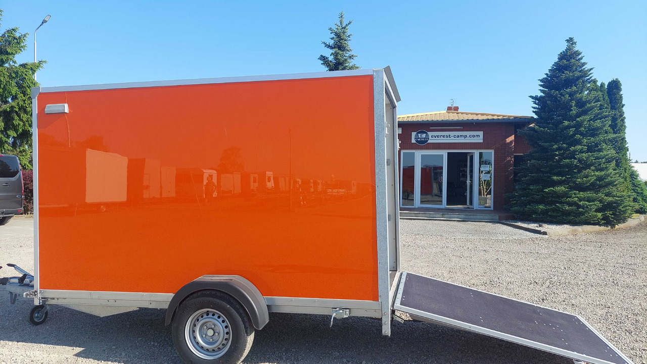 Przyczepa NOWA Kontener Furgon z Trapem Najazd Towarowa Mocna - Auto piekabe: foto 1 Przyczepa NOWA Kontener Furgon z Trapem Najazd Towarowa Mocna - Auto piekabe: foto 1